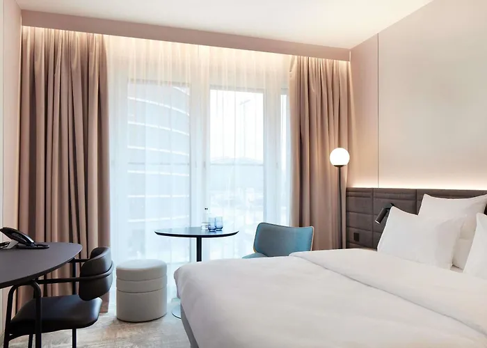 Novotel Station Hotel 4*