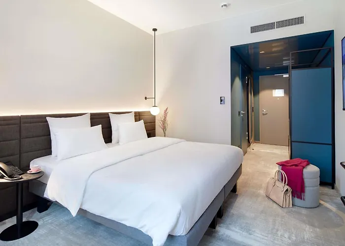Novotel Station Hotel 4*